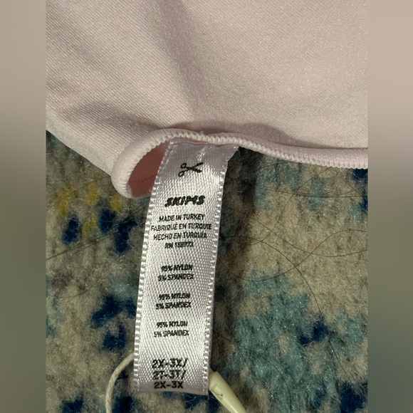 NWT Skims limited edition Essential bodysuit off the shoulder - size 2x-3x - Picture 5 of 8